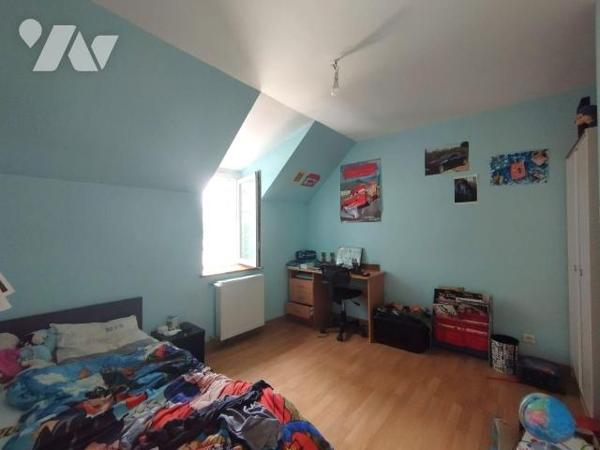 Maison des années 1900 située en entrée de ville.
D'une superficie de 133m² env. elle comprend...