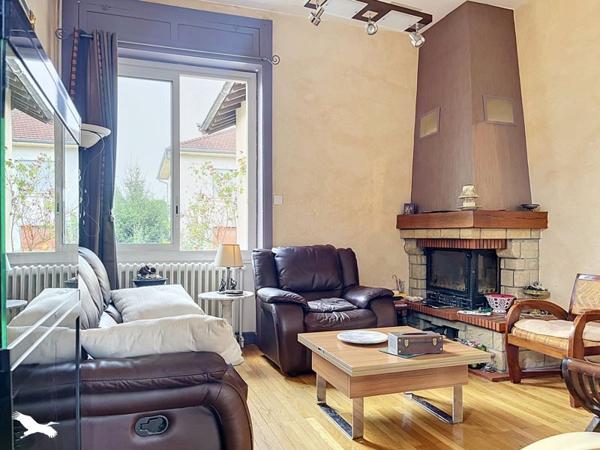 Maison 989 900 € Champagne-au-Mont-d'Or 5 p 130 m² DPE E