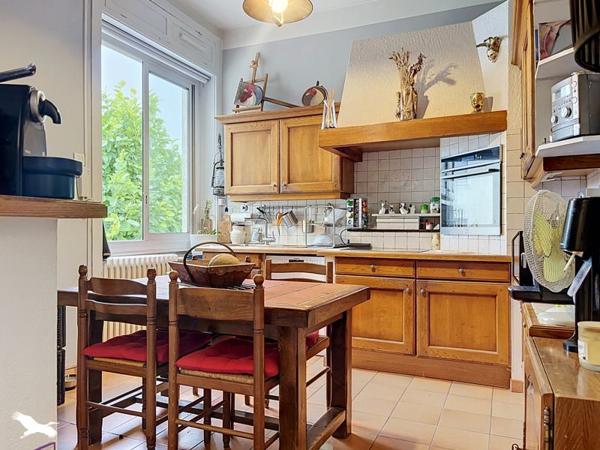 Maison 989 900 € Champagne-au-Mont-d'Or 5 p 130 m² DPE E