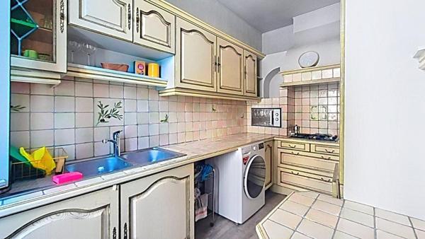 Immeuble 130m² Duplex + Local Commercial + Parking