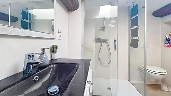 Immeuble 130m² Duplex + Local Commercial + Parking