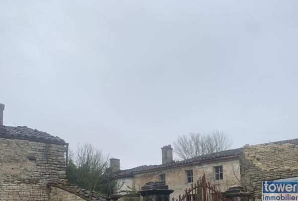 BEAUVAIS SUR MATHA 17490 - Maison à rénover de 90 m² env. sur un terrain de 430 m² avec 2 dépendances