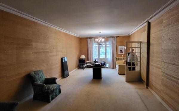 Maison à vendre    8 pièces •  Albi