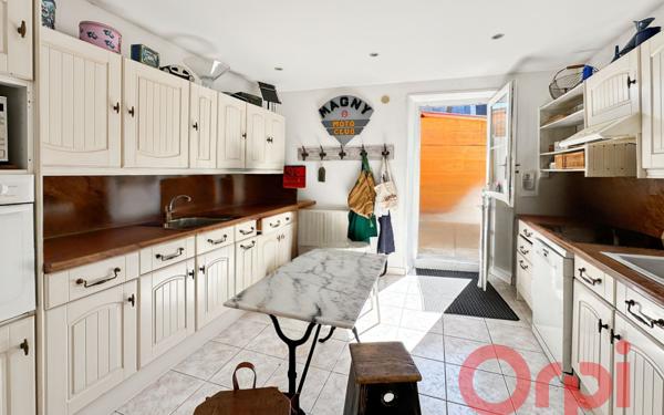 Maison à vendre    9 pièces •  Saint-Amand-Montrond