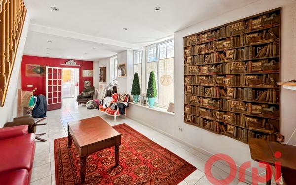 Maison à vendre    9 pièces •  Saint-Amand-Montrond