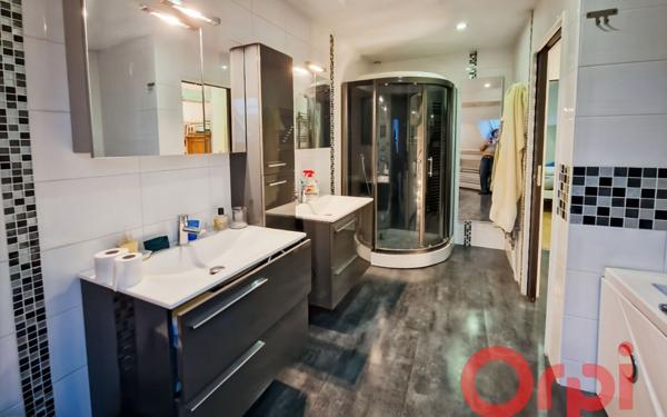 Maison à vendre    9 pièces •  Saint-Amand-Montrond