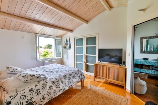 Villa de 203m² avec 5 suites et piscine