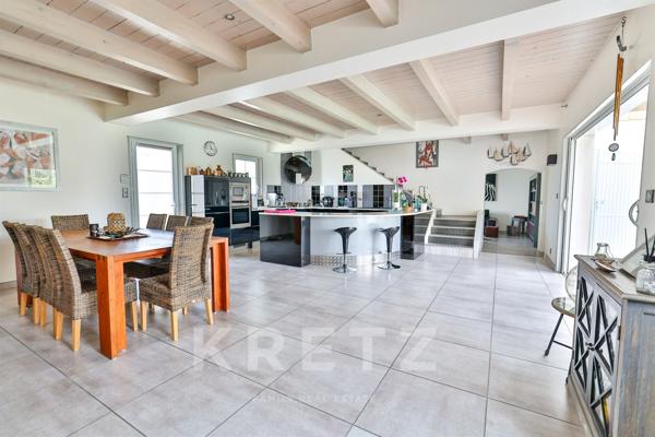 Villa de 203m² avec 5 suites et piscine