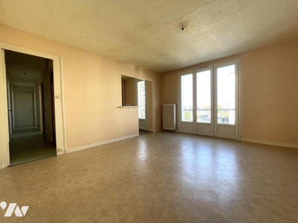 A VENDRE - REZE- Zola-Barbusse - Appartement T3 d'env 56.96m²  avec cave et loggia.