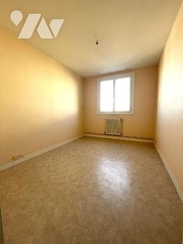 A VENDRE - REZE- Zola-Barbusse - Appartement T3 d'env 56.96m²  avec cave et loggia.