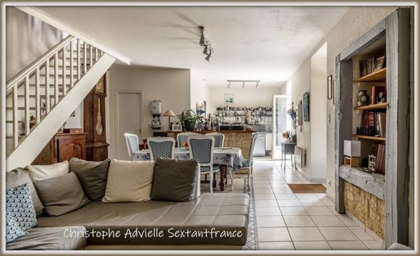 Maison en pierres et loft avec bassin au dernier étage, plein Sud vue Dordogne sur 800 M2 de terrain