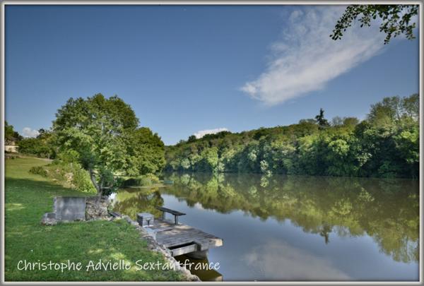 Maison en pierres et loft avec bassin au dernier étage, plein Sud vue Dordogne sur 800 M2 de terrain