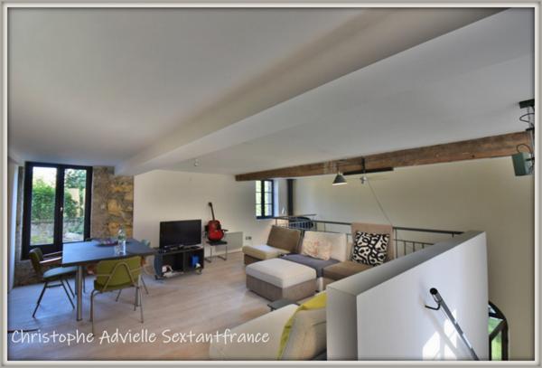 Maison en pierres et loft avec bassin au dernier étage, plein Sud vue Dordogne sur 800 M2 de terrain