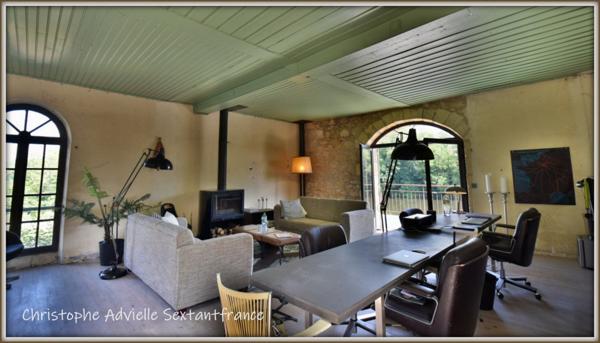 Maison en pierres et loft avec bassin au dernier étage, plein Sud vue Dordogne sur 800 M2 de terrain