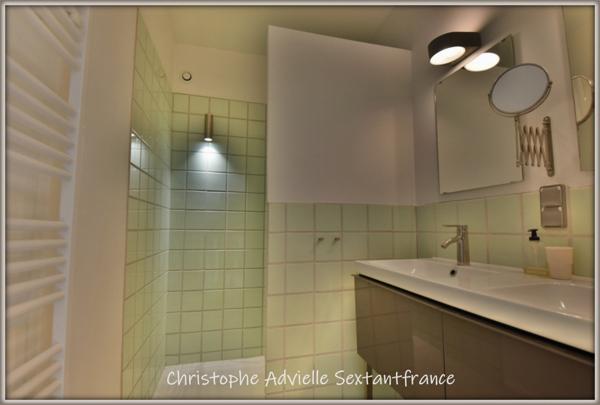 Maison en pierres et loft avec bassin au dernier étage, plein Sud vue Dordogne sur 800 M2 de terrain