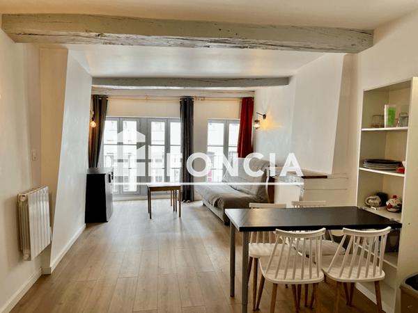 Location Studio meublé 33.57 m² - 7 rue de la Madeleine Besancon 25000