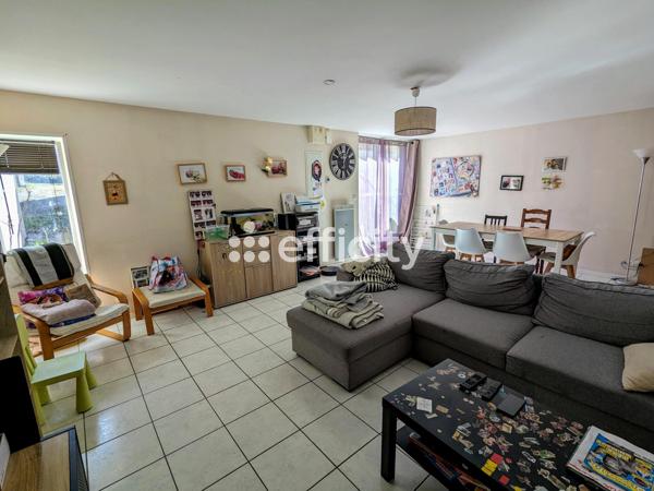 Immeuble 12 pièces - 304 m²