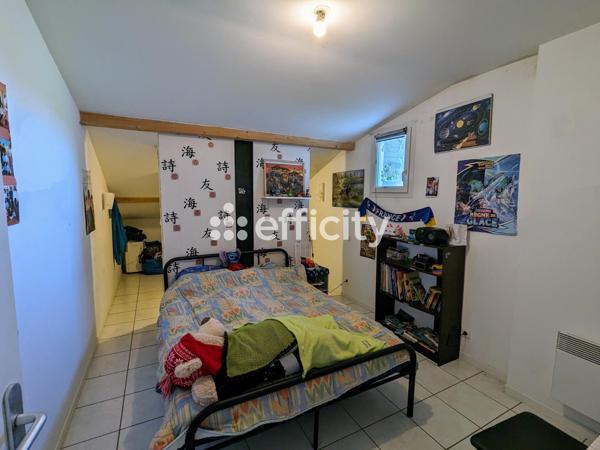 Immeuble 12 pièces - 304 m²