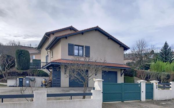 Maison à vendre    5 pièces • 130,32 m2 Saint-Étienne