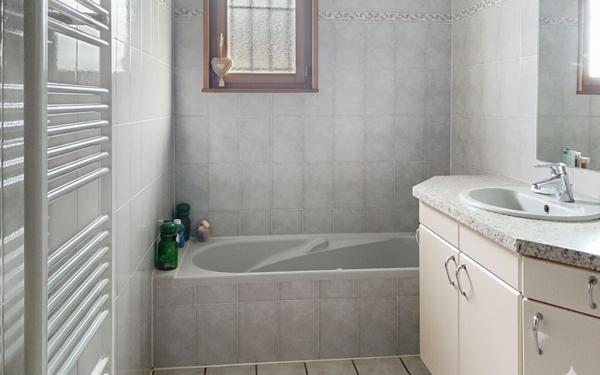 Maison à vendre    5 pièces • 130,32 m2 Saint-Étienne