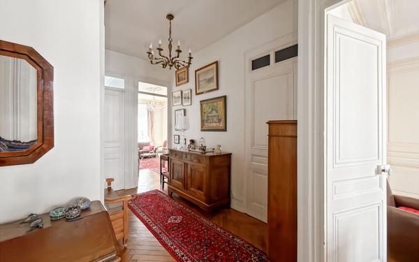 Appartement à vendre    3 pièces • 96,40 m2 Lyon 3