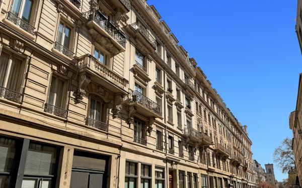 Appartement à vendre    3 pièces • 96,40 m2 Lyon 3