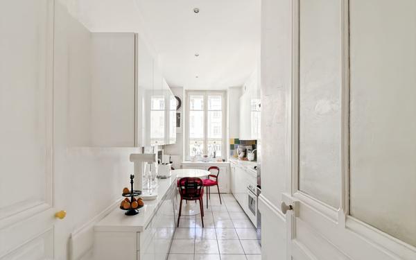 Appartement à vendre    3 pièces • 96,40 m2 Lyon 3