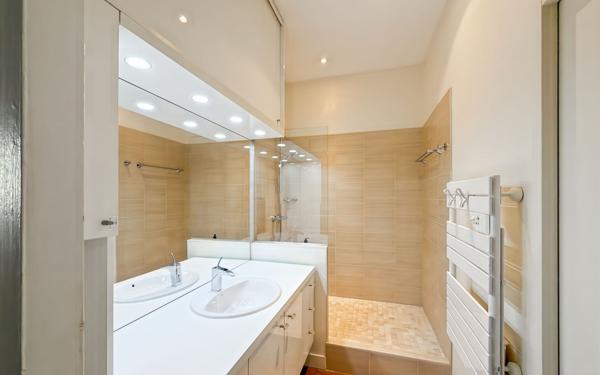 Appartement à vendre    3 pièces • 96,40 m2 Lyon 3