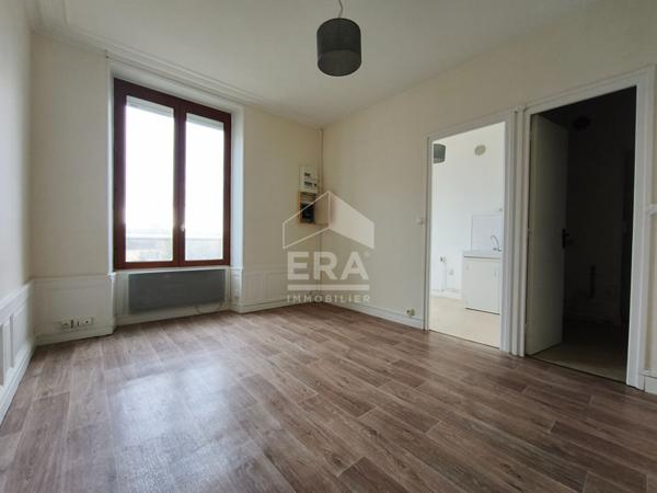 Studio 24 m² avec parking privatif - Quartier Saint-Gilles à Étampes - Faibles charges