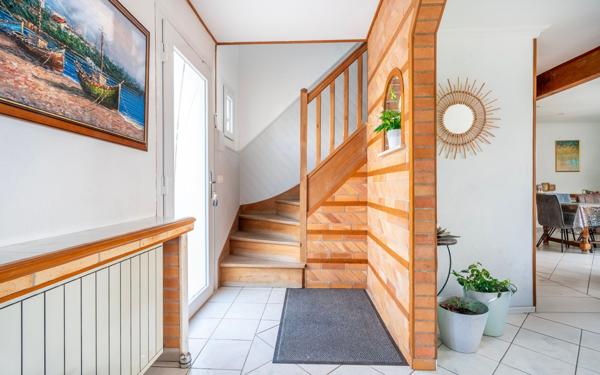 Maison à vendre    7 pièces •  La Queue-en-Brie