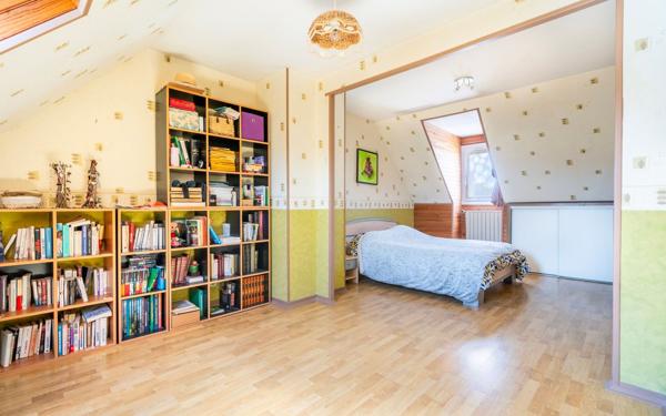 Maison à vendre    7 pièces •  La Queue-en-Brie