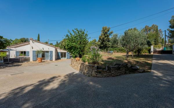 Maison à vendre    4 pièces •  La Cadière-d'Azur