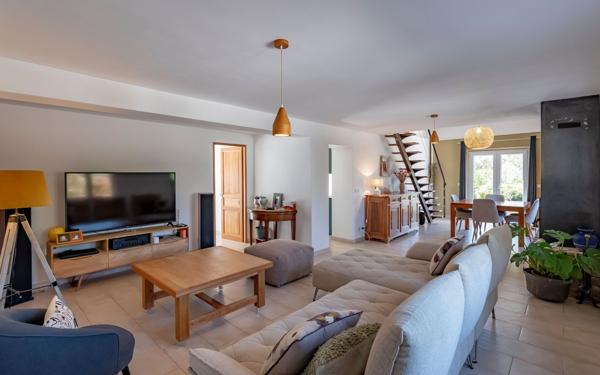 Maison à vendre    4 pièces •  La Cadière-d'Azur