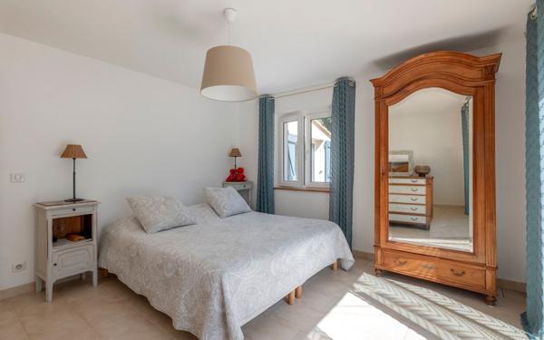 Maison à vendre    4 pièces •  La Cadière-d'Azur