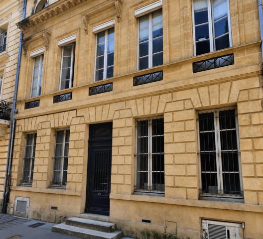 Hôtel particulier de prestige – À deux pas du Triangle d’Or
