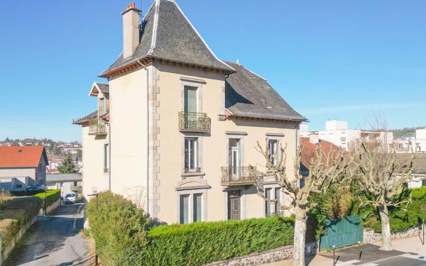 Maison à vendre    6 pièces •  Aurillac