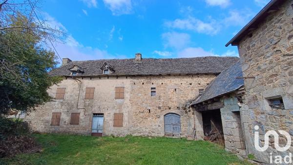 Ferme 10 pièces de 645 m² à Campouriez (12460)