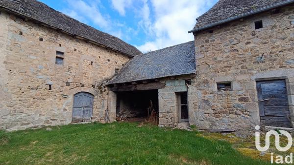 Ferme 10 pièces de 645 m² à Campouriez (12460)