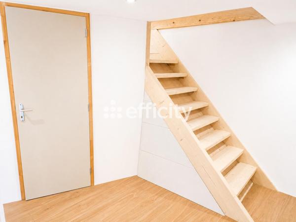 Maison
         6 pièces
        - 135 m² Exclusivité 189 000 € *