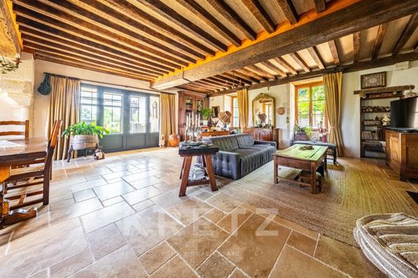 Maison seigneuriale des XV et XVI ème siècles avec parc et piscine - à 20 minutes de Dijon