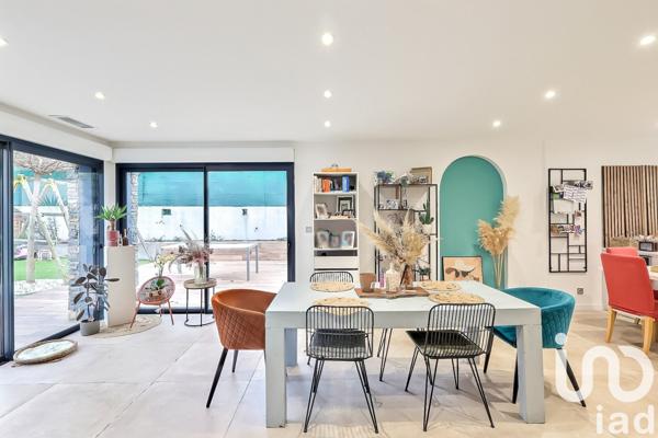 Maison 5 pièces de 139 m² à Poulx (30320)