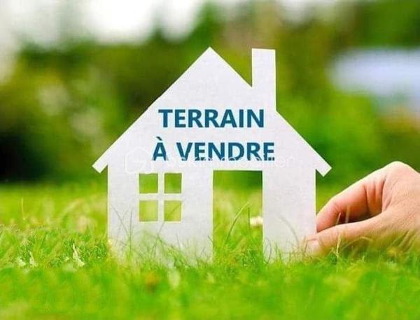 Terrain de 1 477 m²