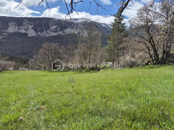 Terrain de 1 477 m²