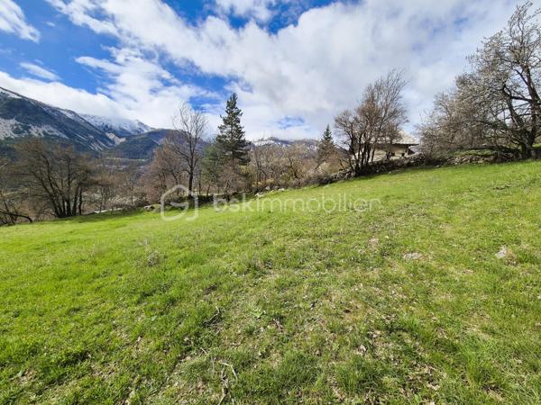 Terrain de 1 477 m²