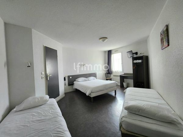 Murs et fonds – Hôtel 35 chambres