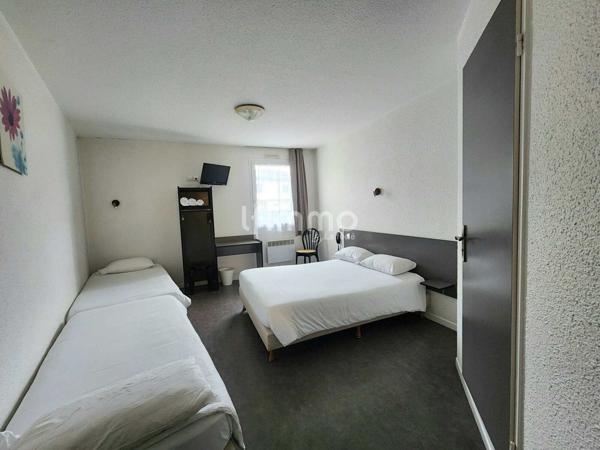 Murs et fonds – Hôtel 35 chambres