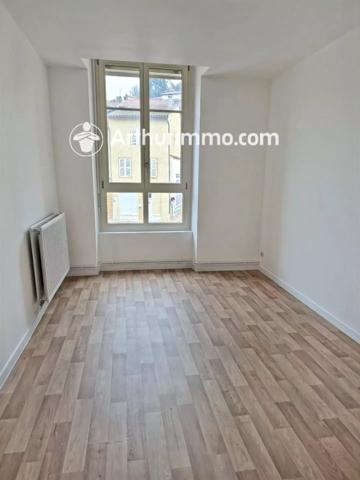 Location                                                      Appartement
                        
                     4 pièces                      97 m2                     à Saint-Forgeux