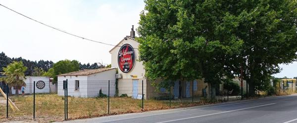 Belle bastide à usage professionnel en bordure de RN7