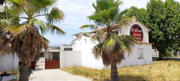 Belle bastide à usage professionnel en bordure de RN7