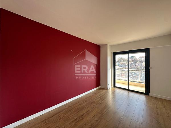 Dernier étage avec terrasse plein sud, parking et cave - Fort potentiel d'aménagement